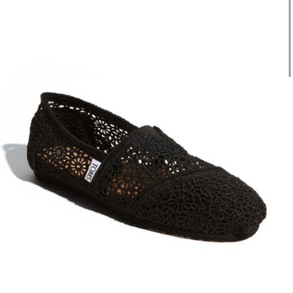 Toms Shoes - TOMS BLACK FLORAL LACE BALLET FLATS SIZE 6.5